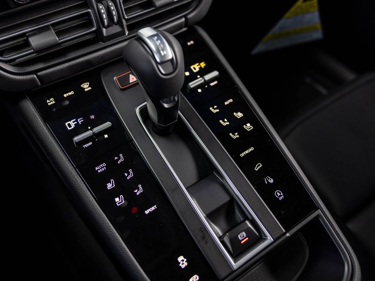 2026 Porsche Macan Base