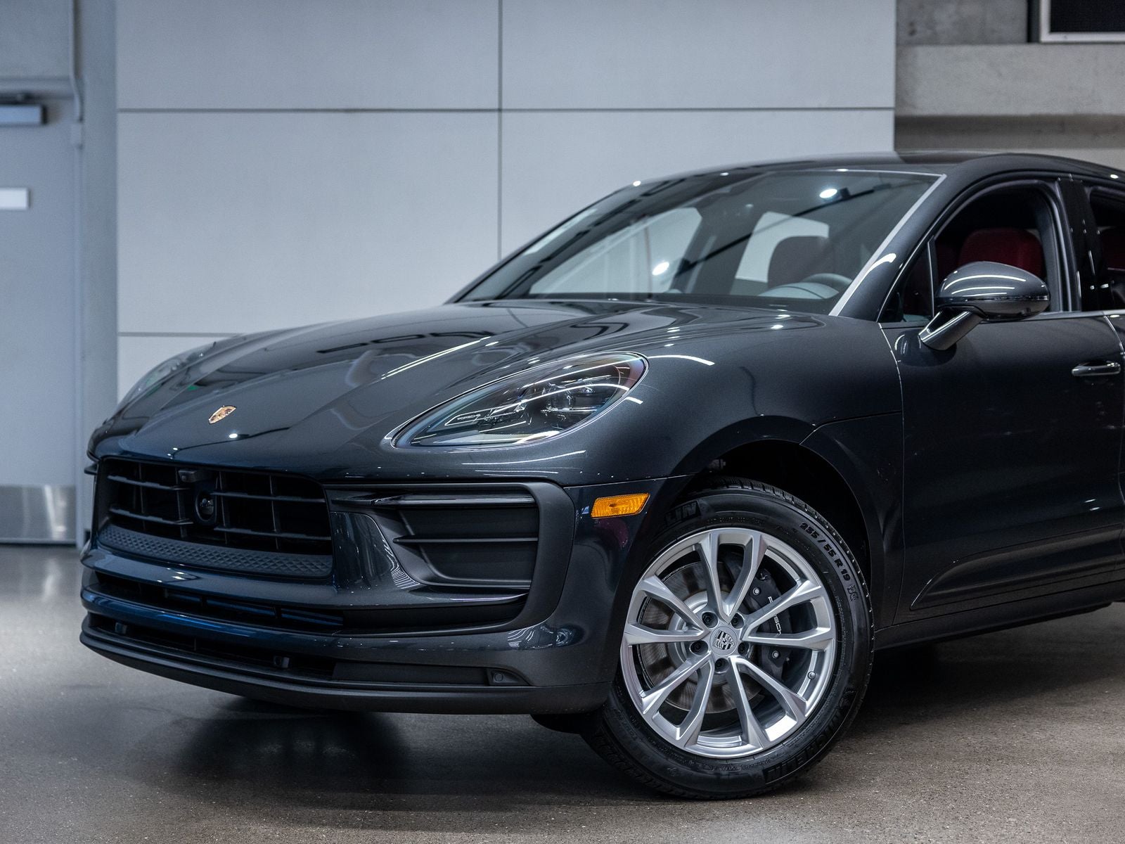 2026 Porsche Macan Base