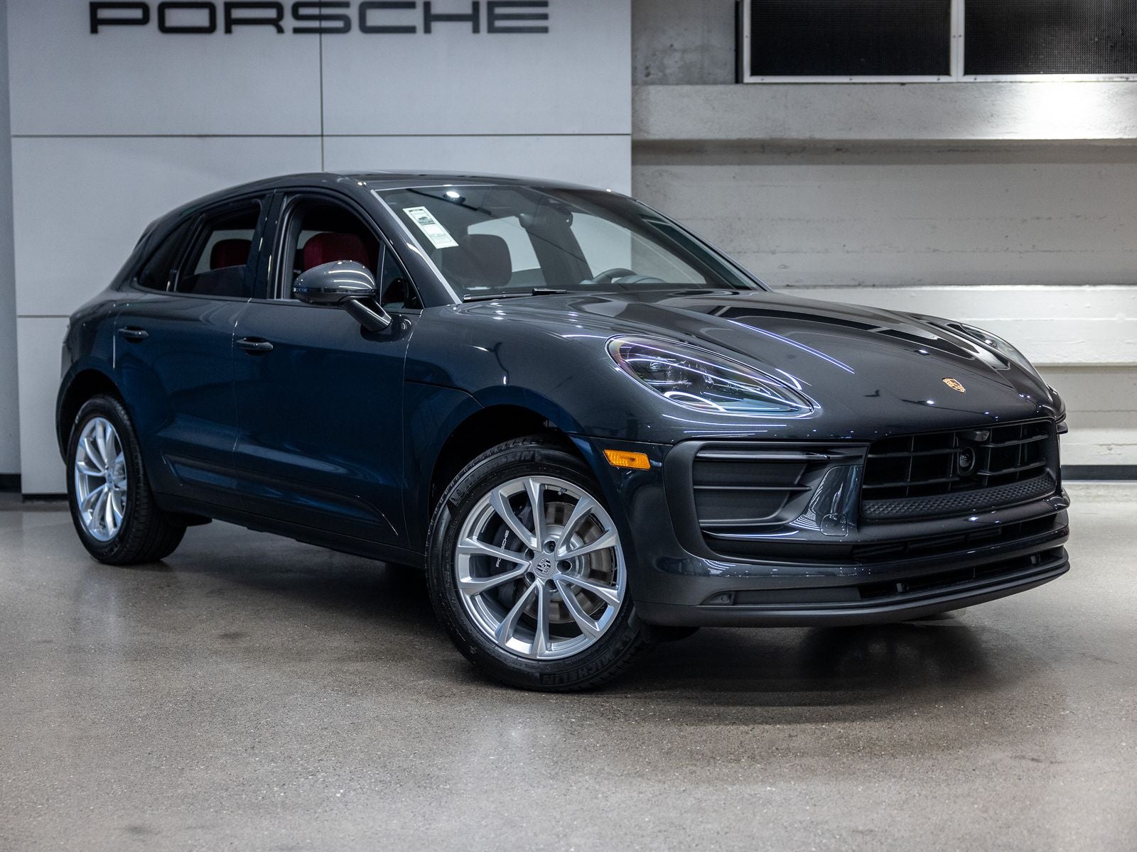 2026 Porsche Macan Base