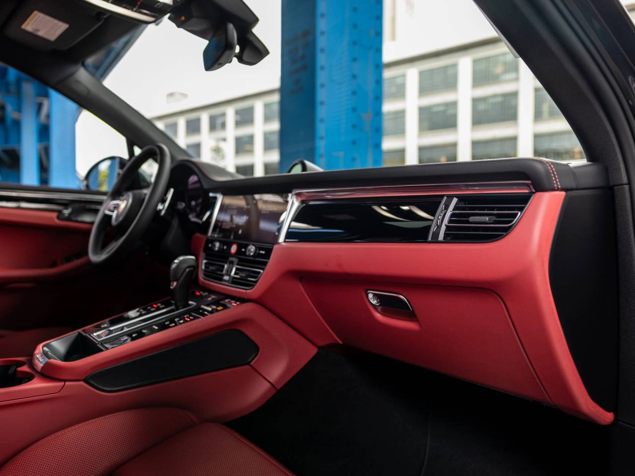 2026 Porsche Macan Base