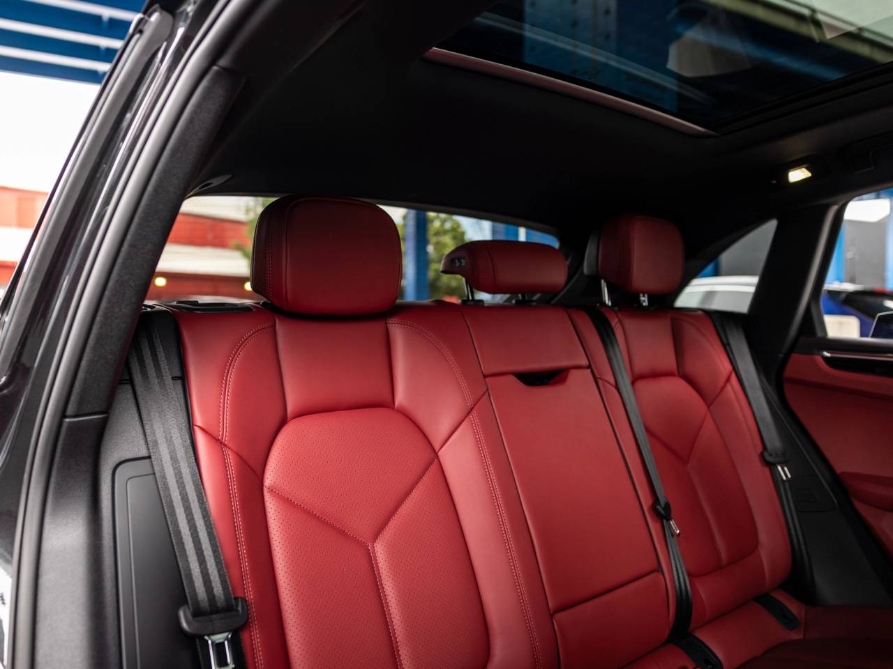 2026 Porsche Macan Base