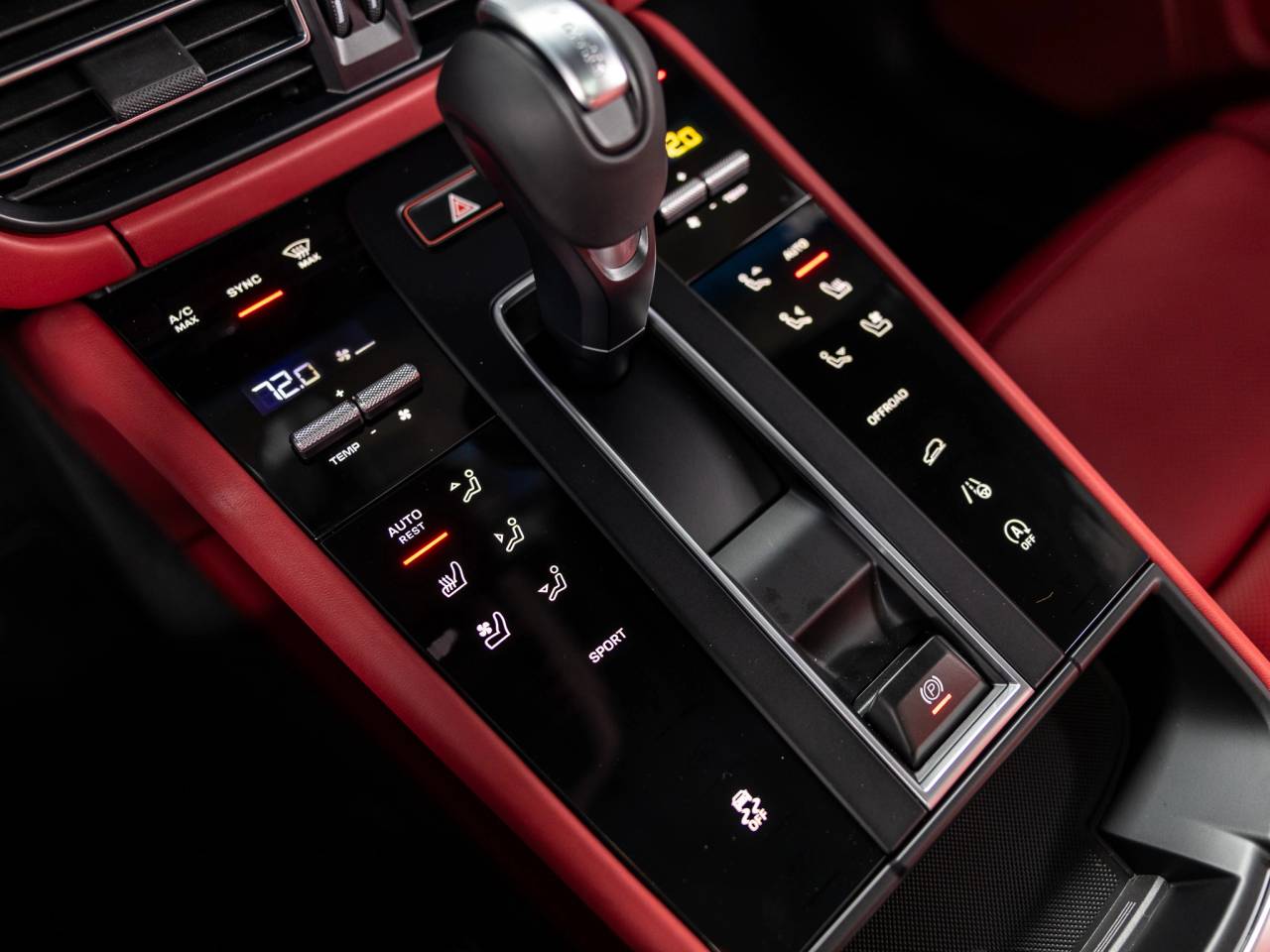 2026 Porsche Macan Base