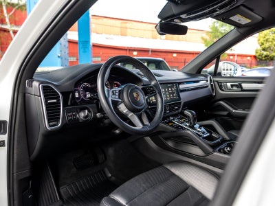 2023 Porsche Cayenne Platinum Edition