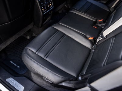 2023 Porsche Cayenne Platinum Edition