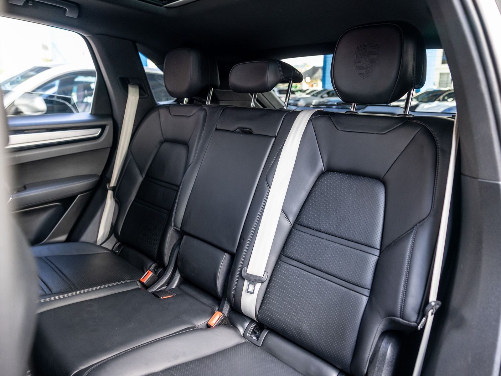 2023 Porsche Cayenne Platinum Edition