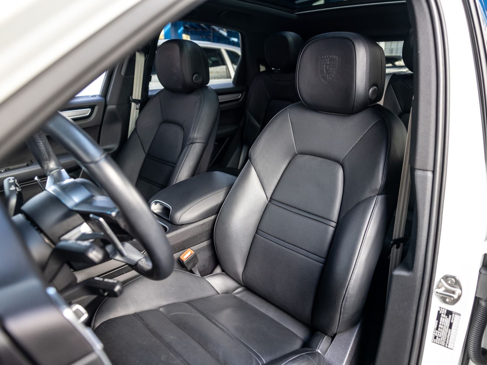 2023 Porsche Cayenne Platinum Edition