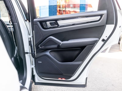 2023 Porsche Cayenne Platinum Edition