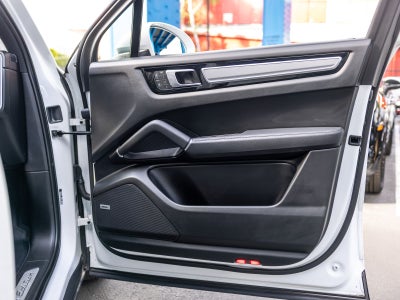 2023 Porsche Cayenne Platinum Edition