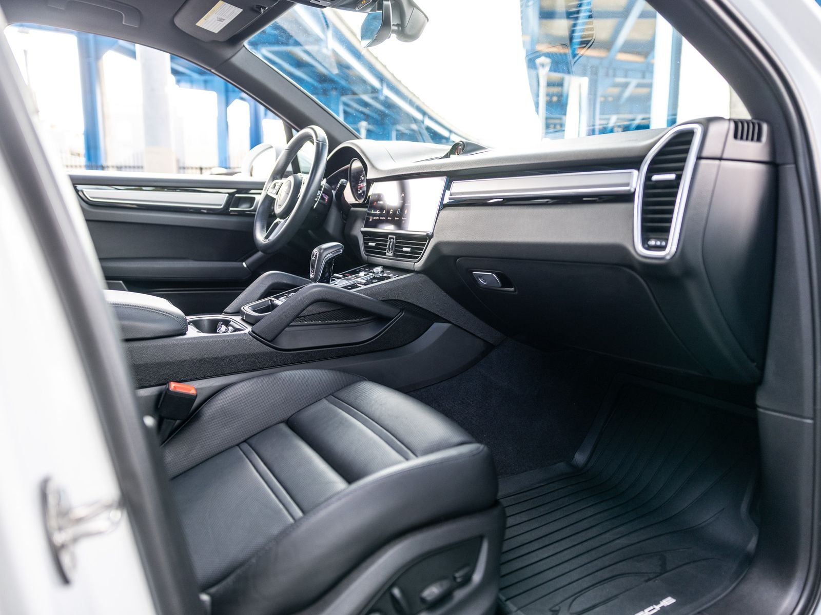 2023 Porsche Cayenne Platinum Edition