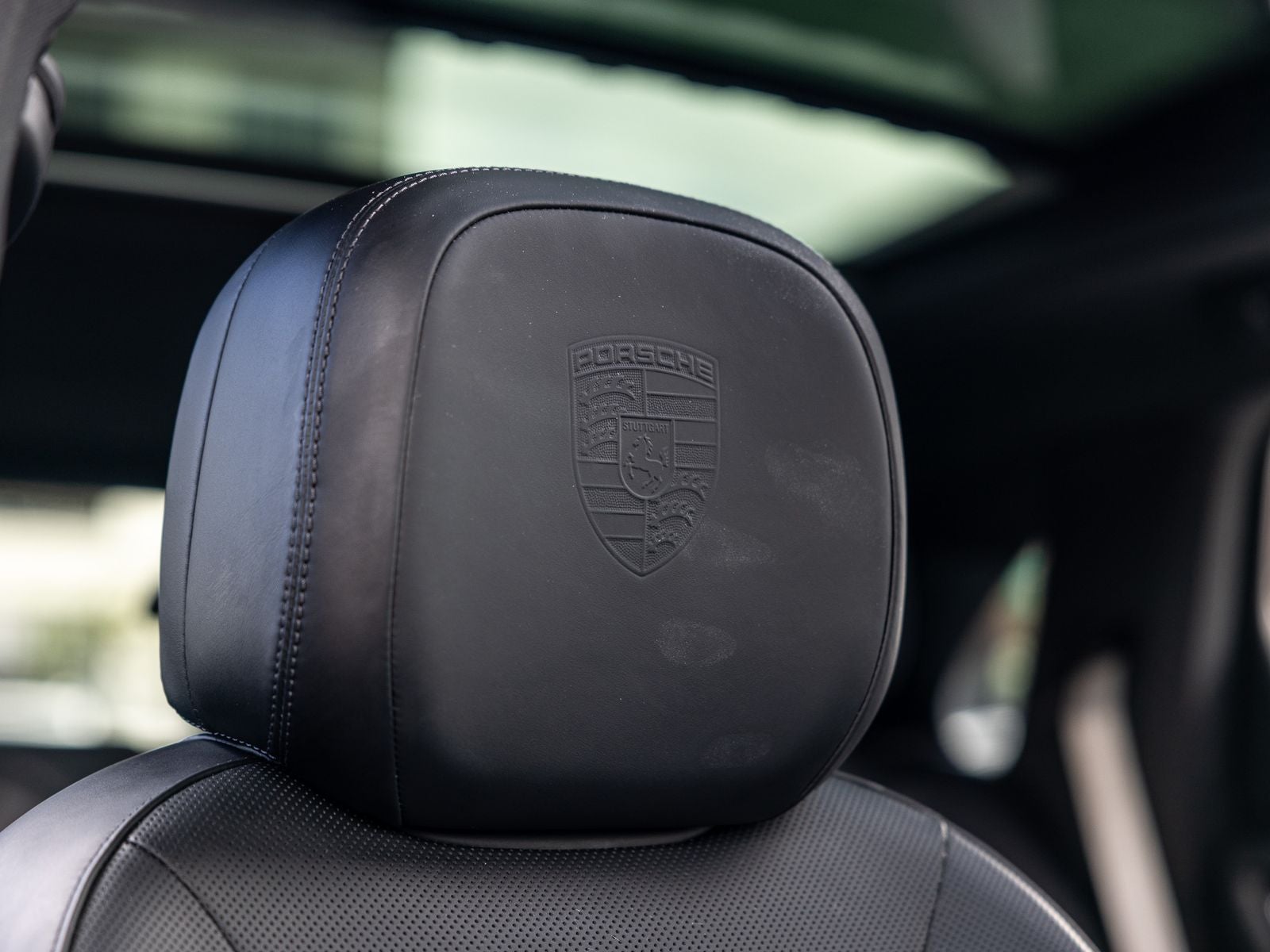 2023 Porsche Cayenne Platinum Edition