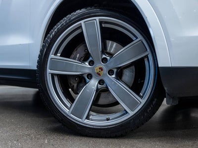2023 Porsche Cayenne Platinum Edition