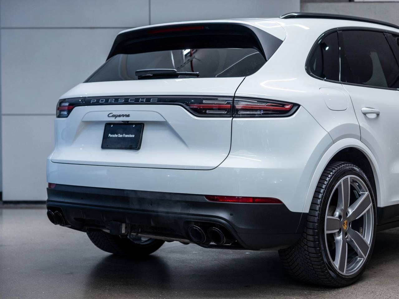 2023 Porsche Cayenne Platinum Edition