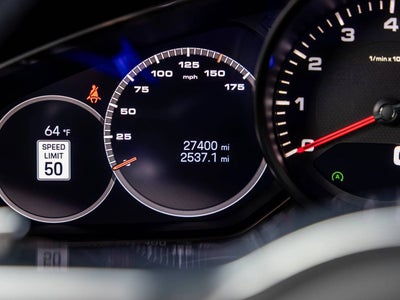 2023 Porsche Cayenne Platinum Edition