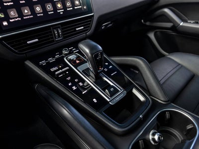 2023 Porsche Cayenne Platinum Edition