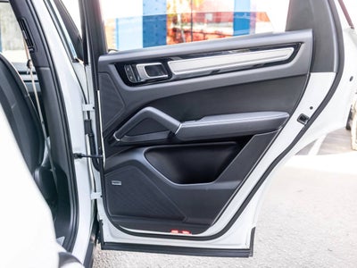 2023 Porsche Cayenne Platinum Edition