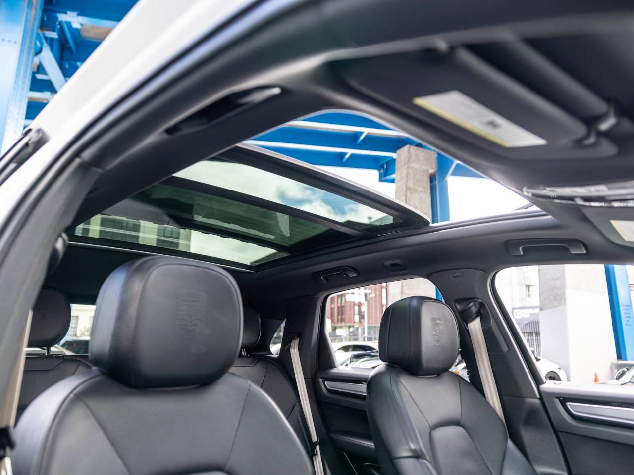 2023 Porsche Cayenne Platinum Edition