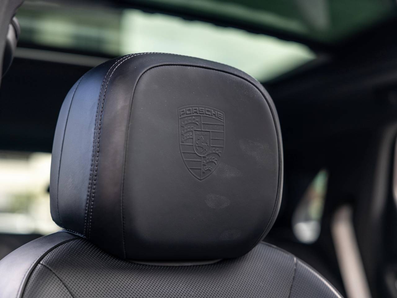 2023 Porsche Cayenne Platinum Edition