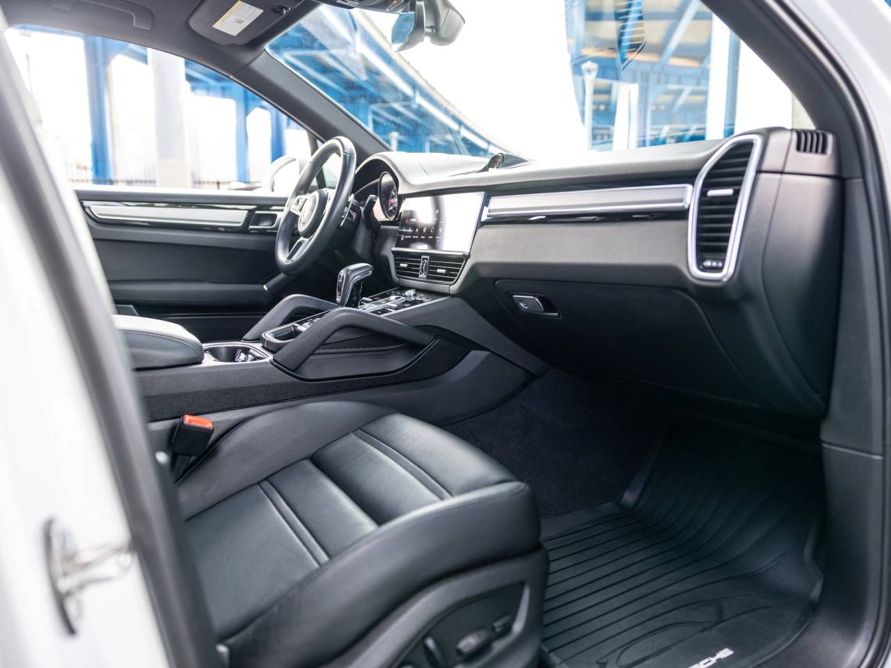 2023 Porsche Cayenne Platinum Edition