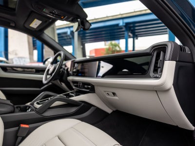 2025 Porsche Cayenne Base