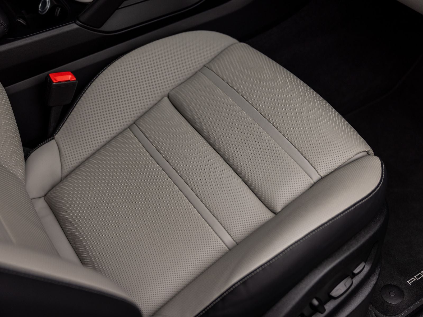 2025 Porsche Cayenne Base