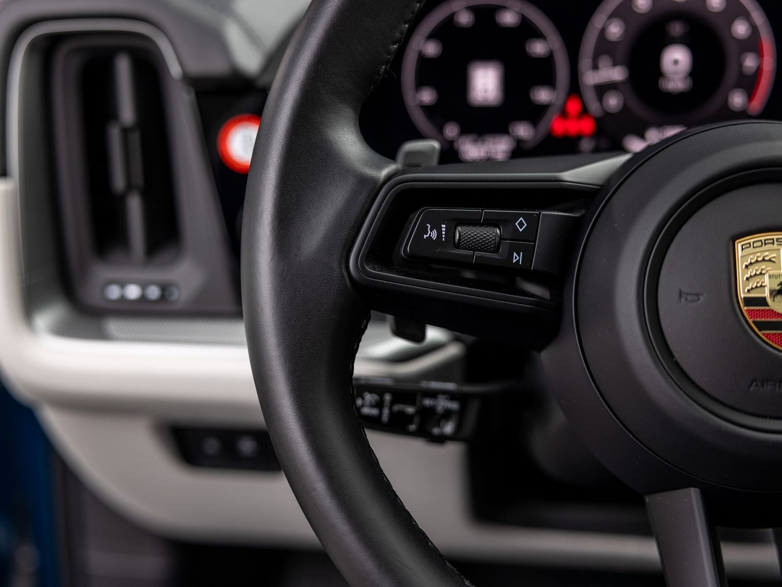 2025 Porsche Cayenne Base