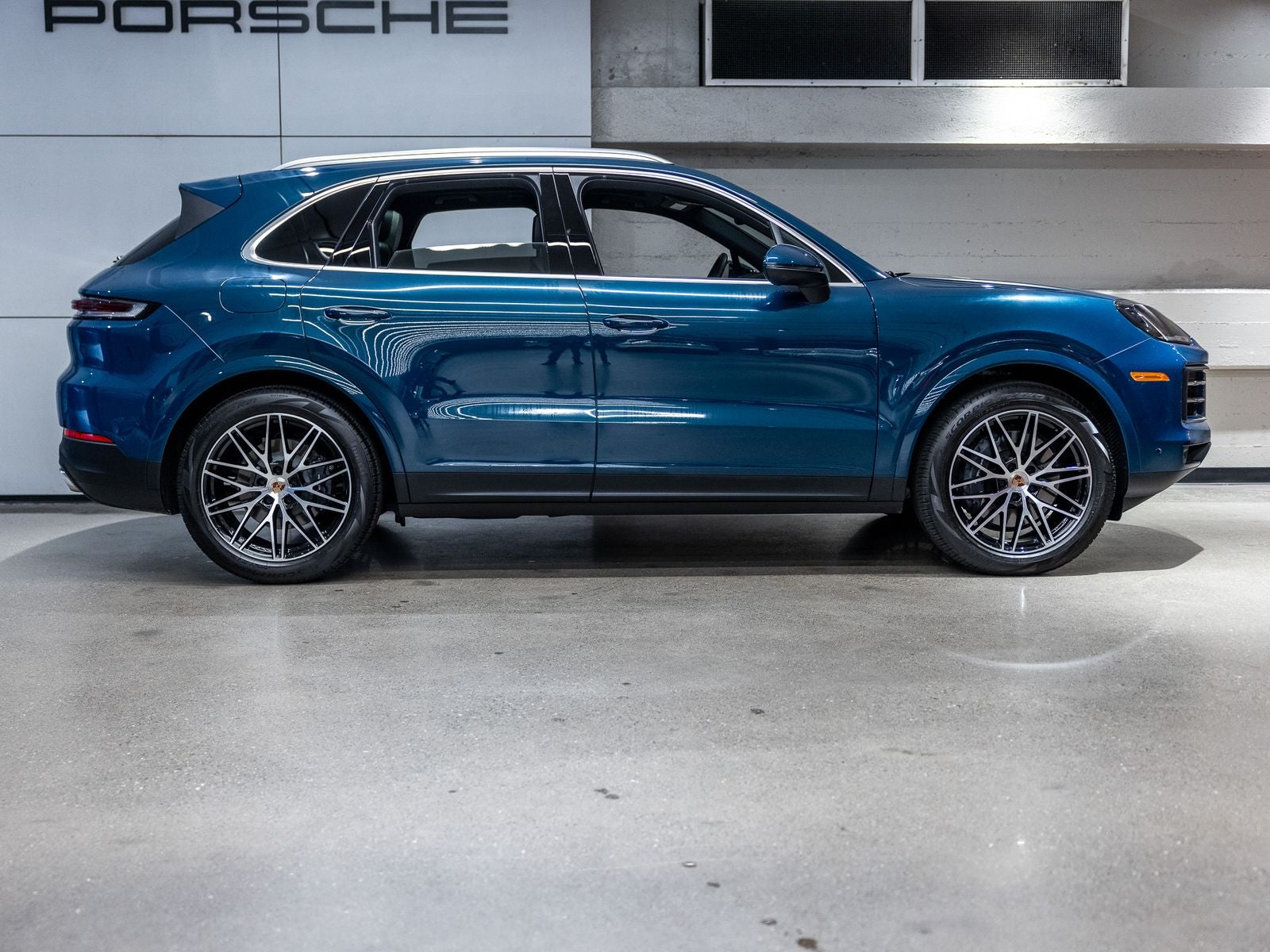 2025 Porsche Cayenne Base