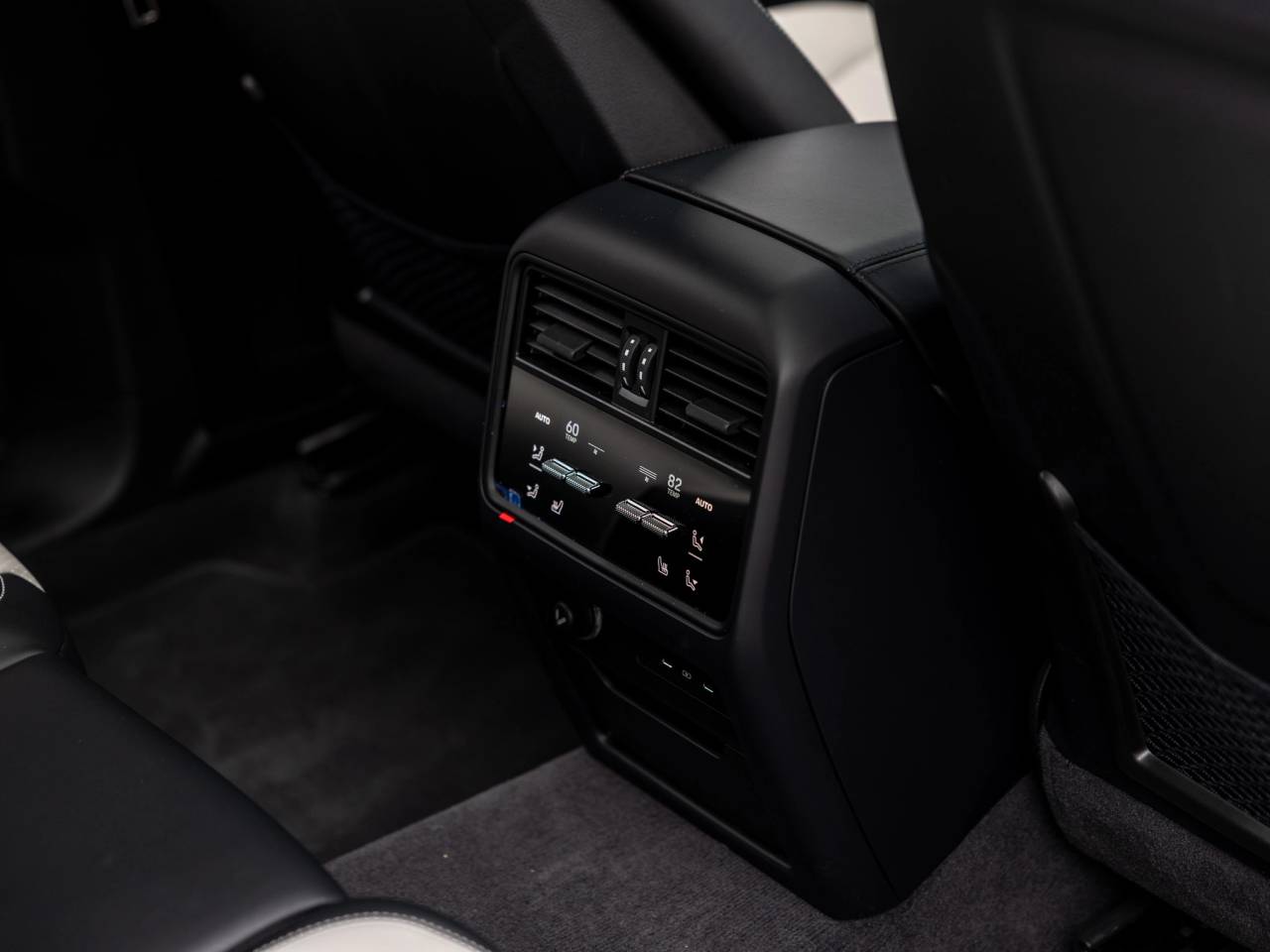2025 Porsche Cayenne Base