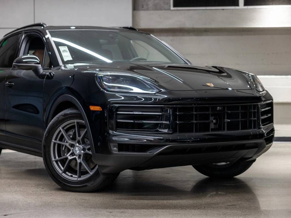 2025 Porsche Cayenne Base