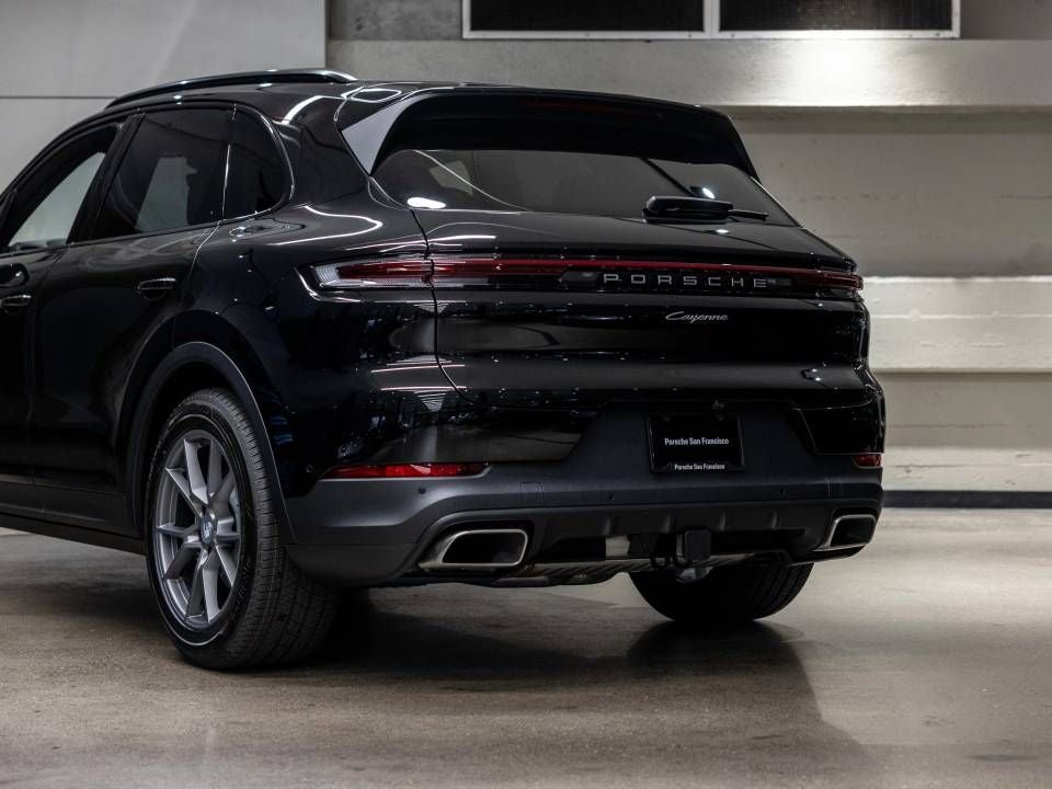 2025 Porsche Cayenne Base