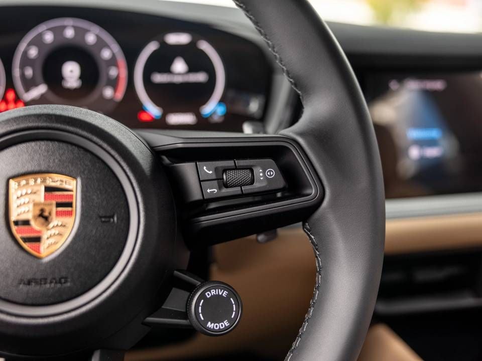 2025 Porsche Cayenne Base