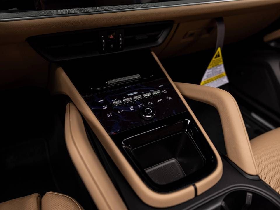 2025 Porsche Cayenne Base