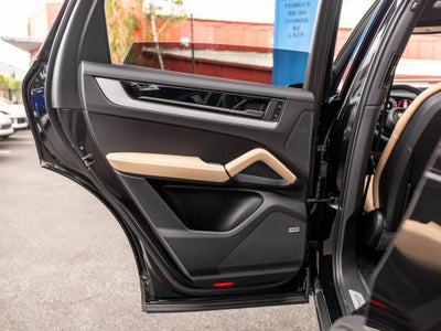 2025 Porsche Cayenne Base