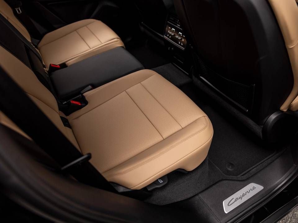 2025 Porsche Cayenne Base