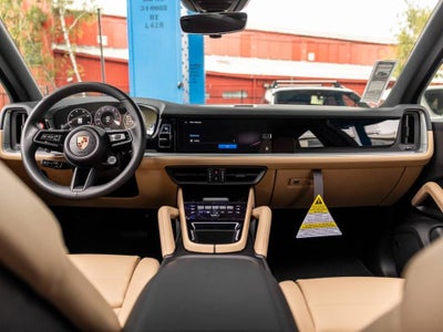 2025 Porsche Cayenne Base