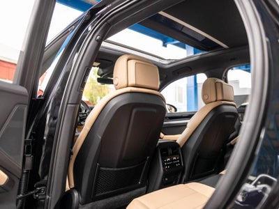 2025 Porsche Cayenne Base