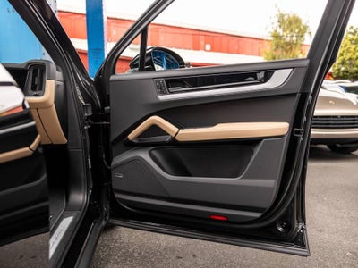 2025 Porsche Cayenne Base
