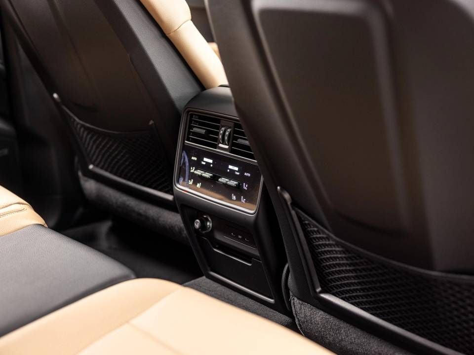 2025 Porsche Cayenne Base