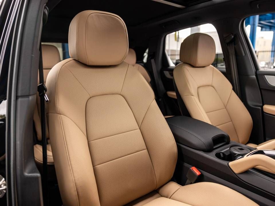 2025 Porsche Cayenne Base