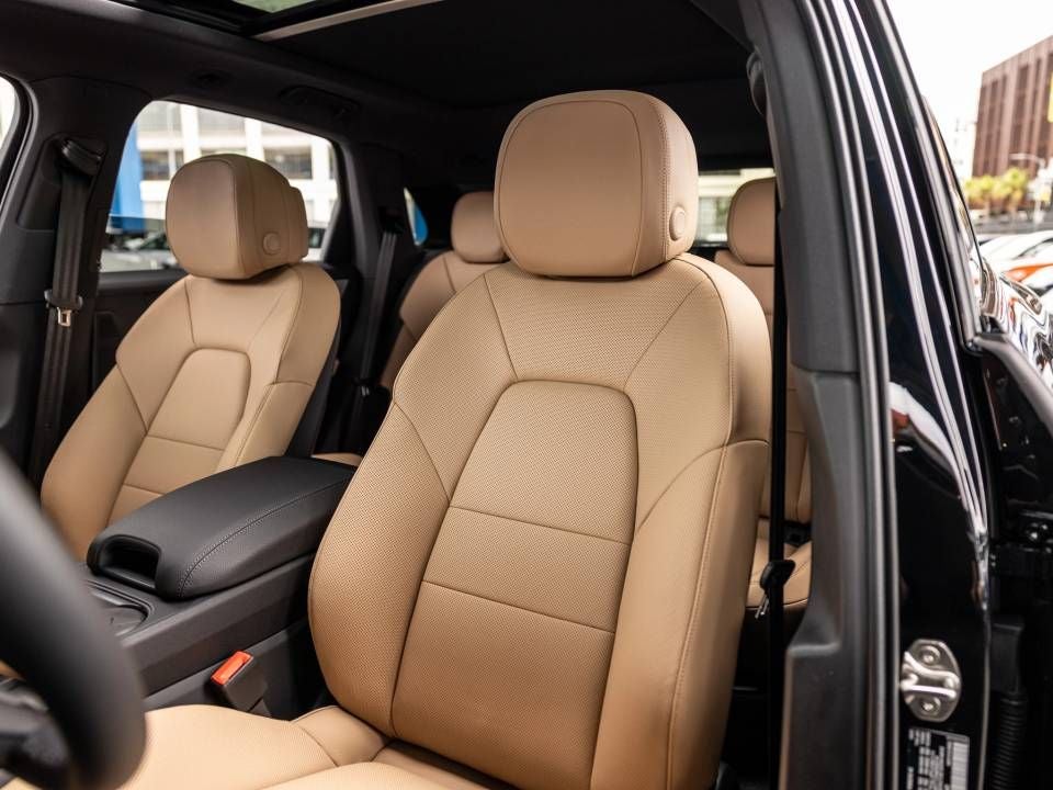 2025 Porsche Cayenne Base