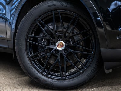 2025 Porsche Cayenne Base