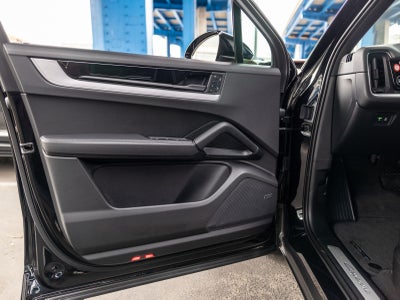 2025 Porsche Cayenne Base