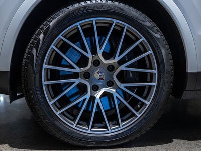 2023 Porsche Cayenne Cayenne Platinum Edition (MY23)