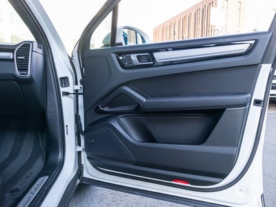 2023 Porsche Cayenne Cayenne Platinum Edition (MY23)