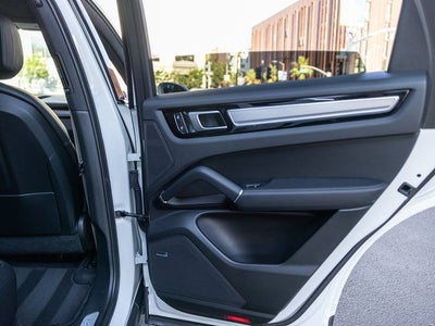 2023 Porsche Cayenne Cayenne Platinum Edition (MY23)