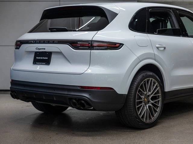 2023 Porsche Cayenne Cayenne Platinum Edition (MY23)