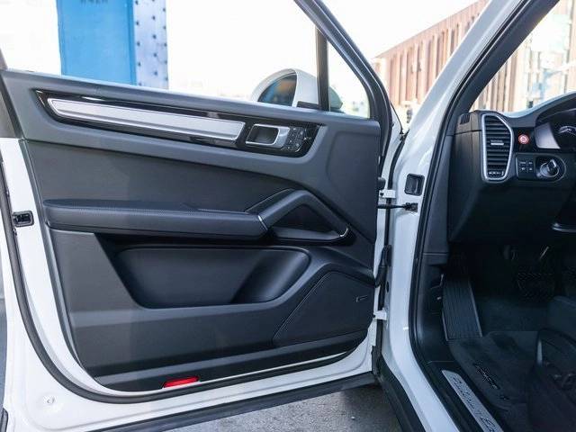 2023 Porsche Cayenne Cayenne Platinum Edition (MY23)