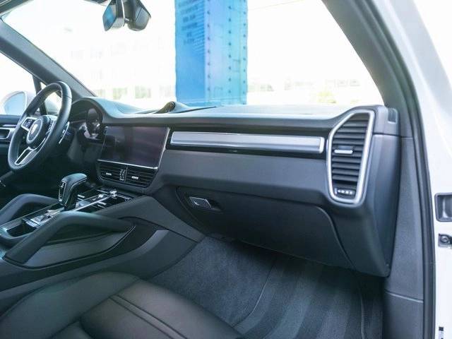 2023 Porsche Cayenne Cayenne Platinum Edition (MY23)