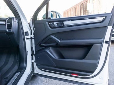 2023 Porsche Cayenne Cayenne Platinum Edition (MY23)