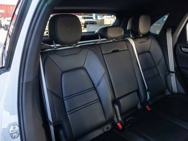 2023 Porsche Cayenne Cayenne Platinum Edition (MY23)