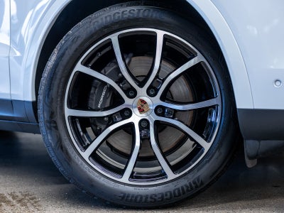 2025 Porsche Cayenne Base